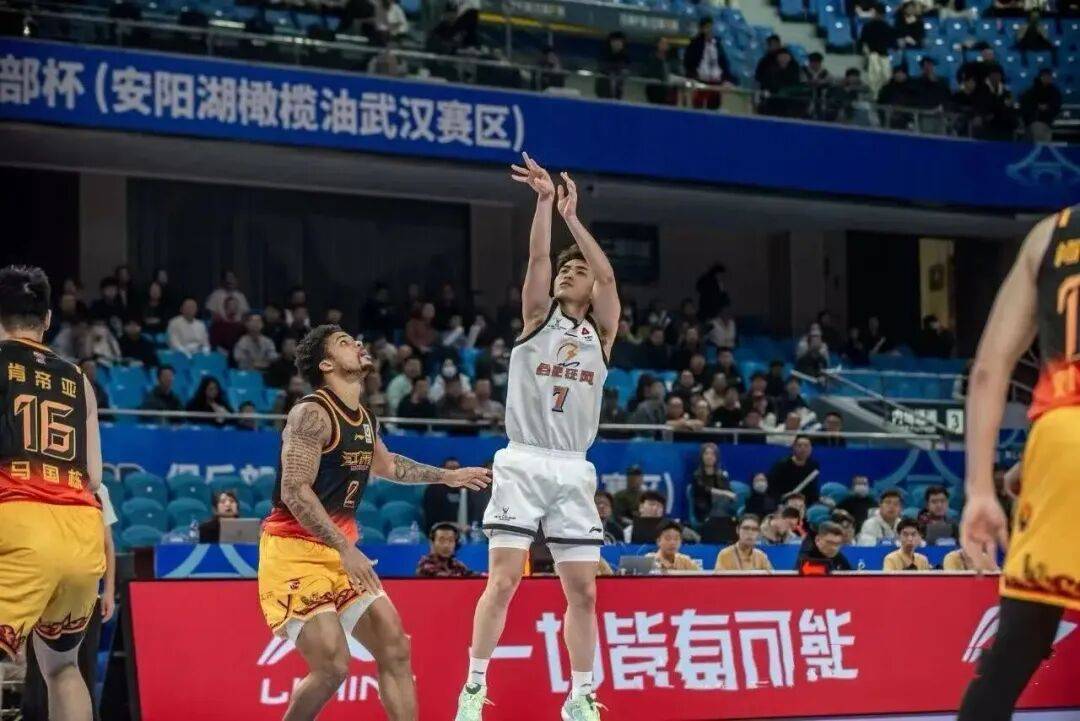 爱游戏APP-CBA常规赛赛程吃紧,波尔图转会期迎来里程碑,态度坚定,训练强度明显提升的简单介绍