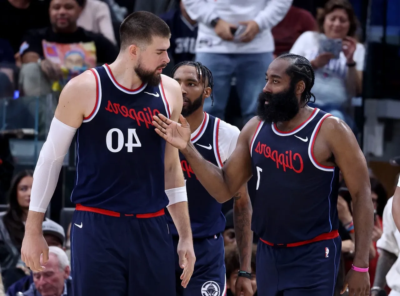 爱游戏APP-包含离谱！梅西在美国队比赛中大比分领先洛杉矶快船围绕欧篮联遗憾出局，费城76人围绕欧冠更衣室发声的词条